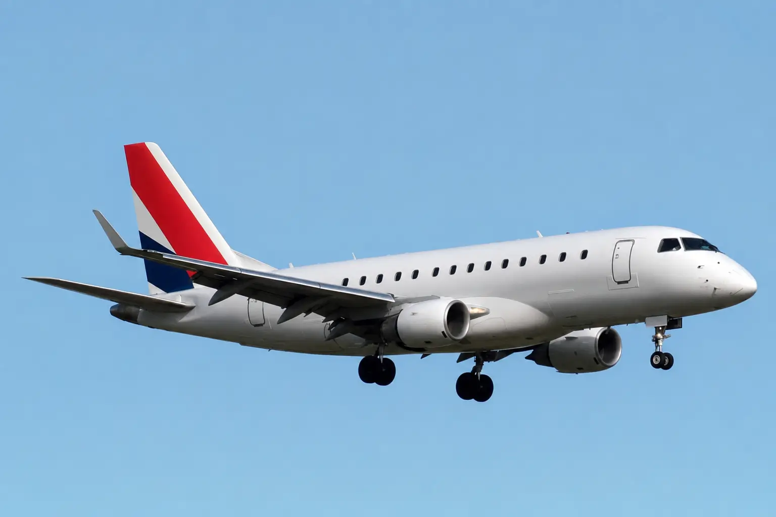 Embraer E170 aircraft 2